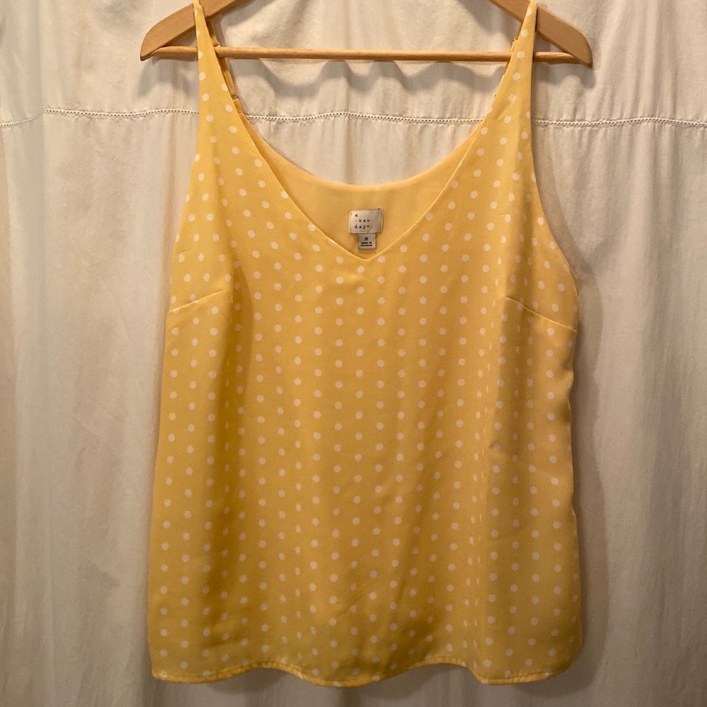 Like New, Never Worn a new day Yellow Flowy Tank